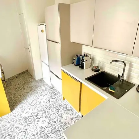 Au Calme A Montmartre 40m2 Apartment