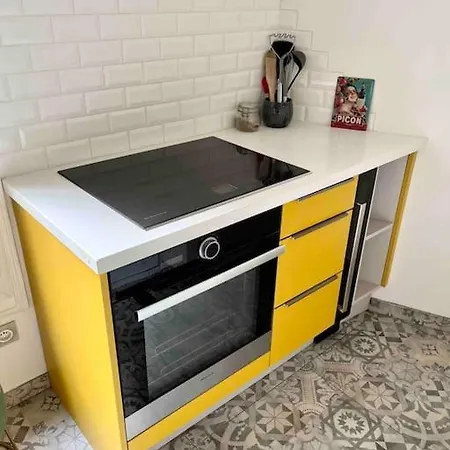 Au Calme A Montmartre 40m2 Apartment *