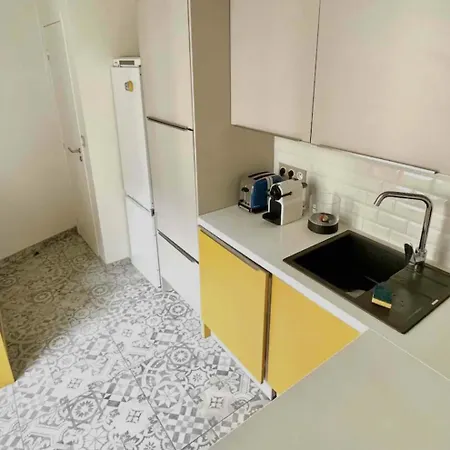 Apartment Au Calme A Montmartre 40m2 Paris